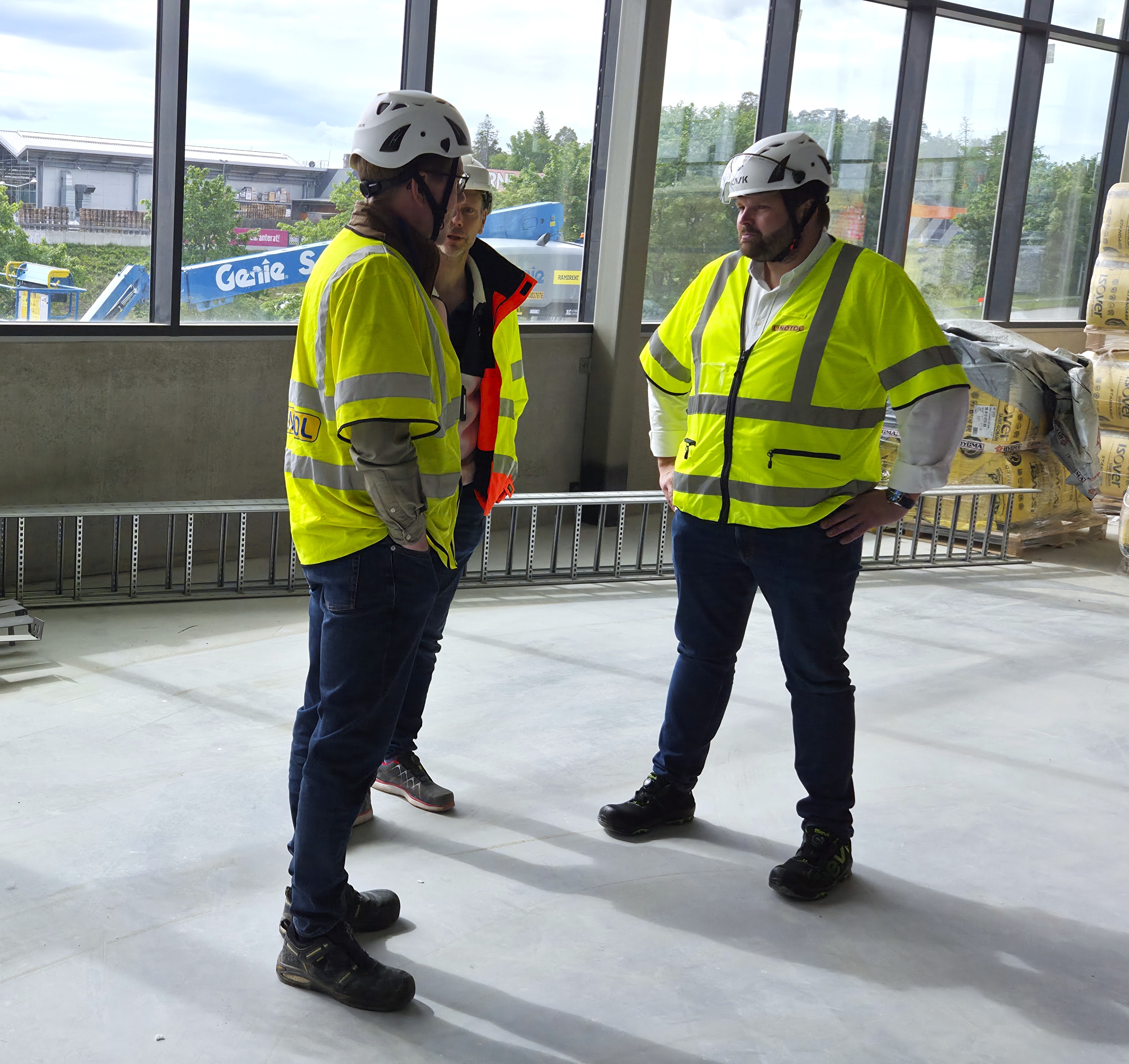 Projektbild David i samtal med Wiktor och Kristian